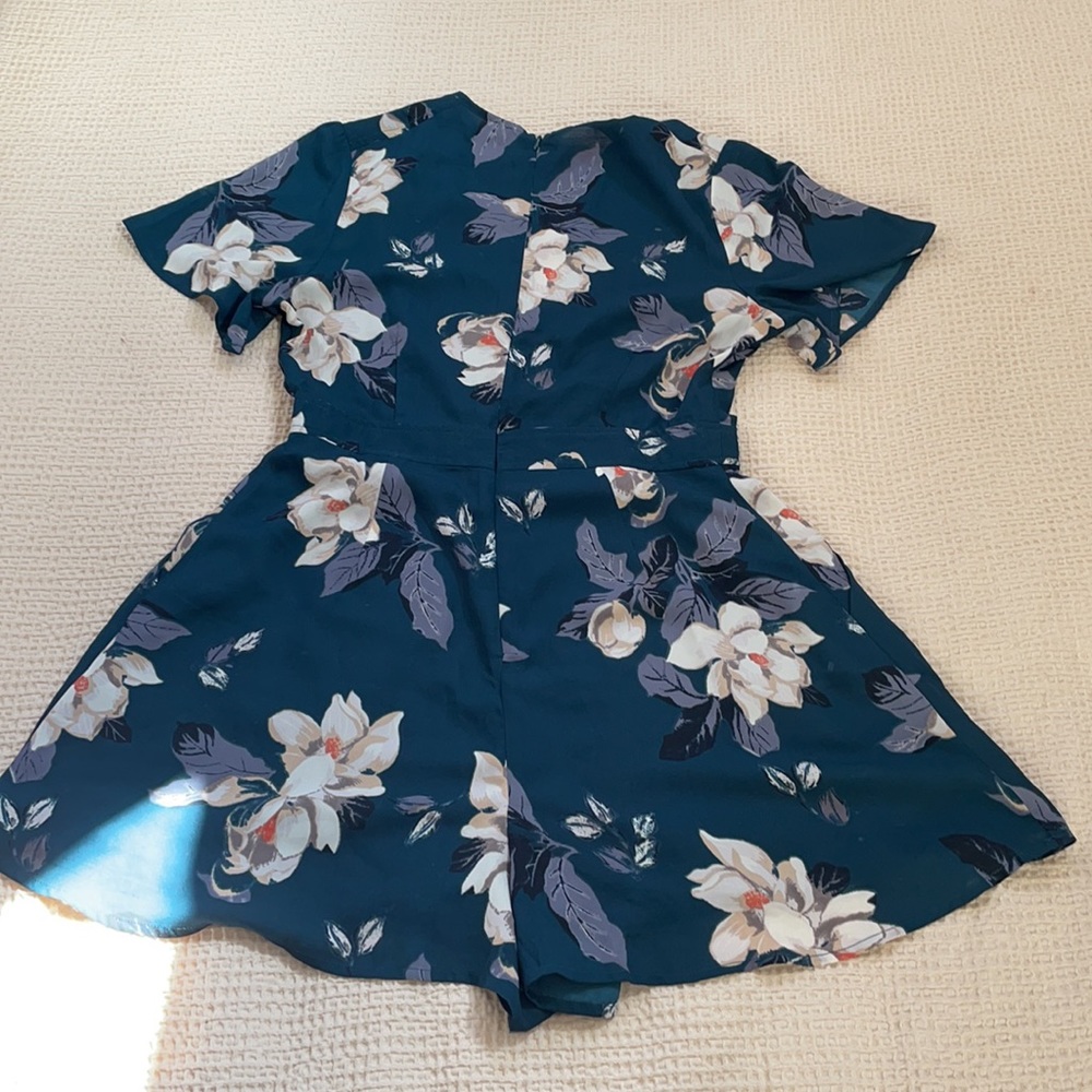 ASTR Teal Floral Romper - Picture 5 of 7